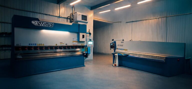 Prasa krawędziowa PBO-3212-CNC i nożyce gilotynowe SMO-3206-N