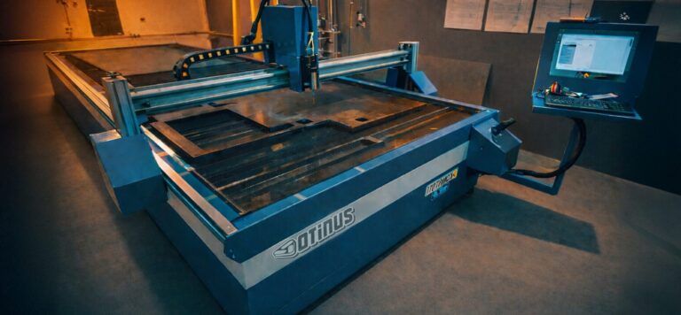 Wycinarka plazmo-gazowa ze stołem wodnym